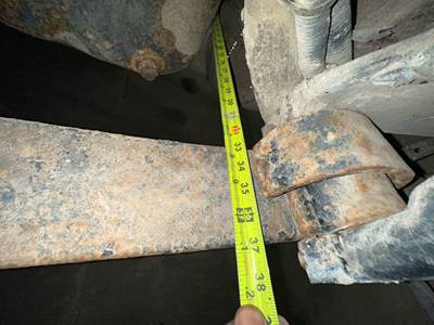 Meritor FF981 Front Axle Assembly for a Freightliner FLD112