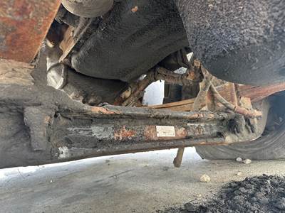 Meritor FF981 Front Axle Assembly for a Freightliner FLD112