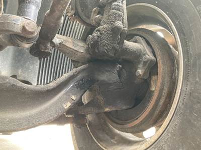 Meritor FF986 Front Axle Assembly for a Volvo VNL