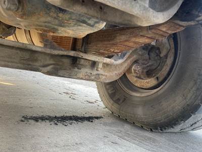 Meritor FL941 Front Axle Assembly for a Freightliner FLD112SD