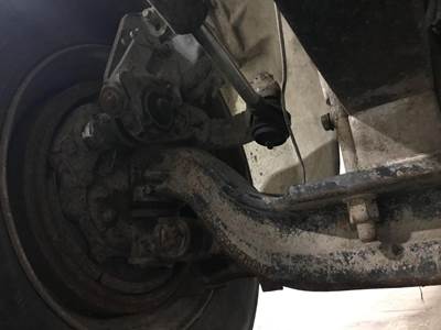 Meritor FL941 Front Axle Assembly for a Freightliner FL112