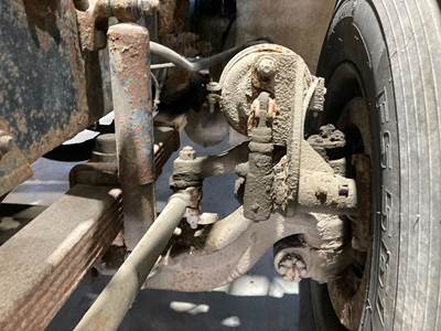 Meritor FL941 Front Axle Assembly for a Volvo Acl