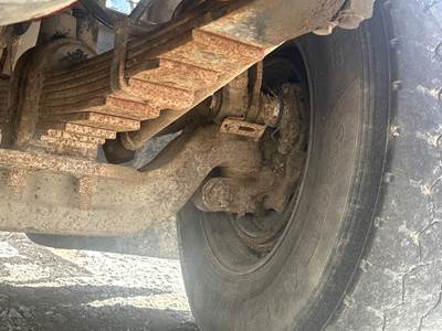 Meritor FL941 Front Axle Assembly for a Freightliner FLD112SD