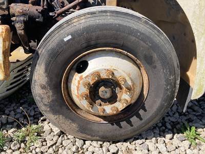 Meritor MFS-10 Front Axle Assembly for a Hino 268