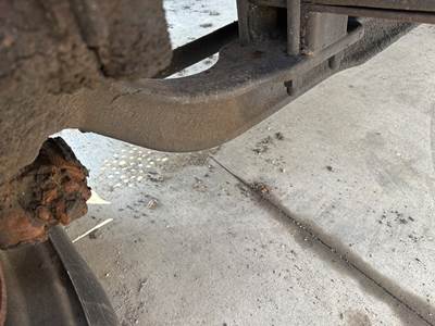 Meritor MFS-10 Front Axle Assembly for a Freightliner M2 106