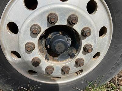 Meritor MFS-12 Front Axle Assembly for a Freightliner Cascadia