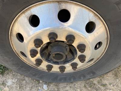 Meritor MFS-12 Front Axle Assembly for a Freightliner Cascadia