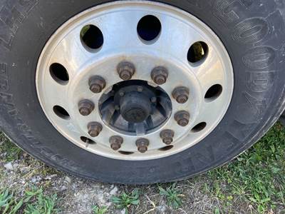 Meritor MFS-12 Front Axle Assembly for a Freightliner Cascadia