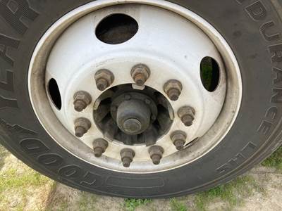 Meritor MFS-12 Front Axle Assembly for a Freightliner Cascadia