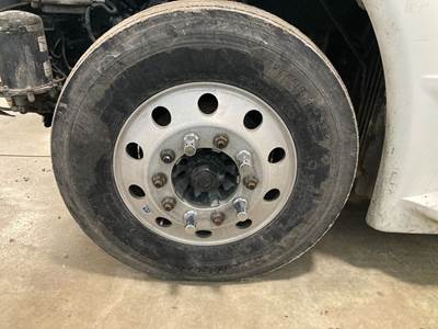 Meritor MFS-12 Front Axle Assembly for a Freightliner Cascadia