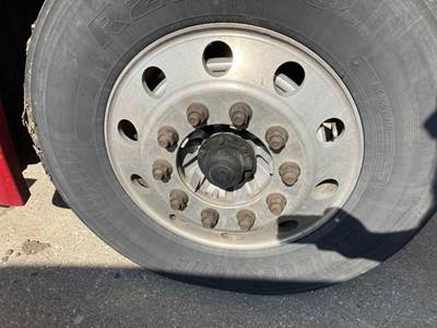 Meritor MFS-12 Front Axle Assembly for a Freightliner Cascadia