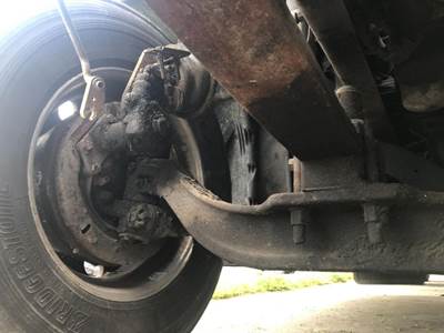 Meritor MFS-12 Front Axle Assembly for a Freightliner Cascadia