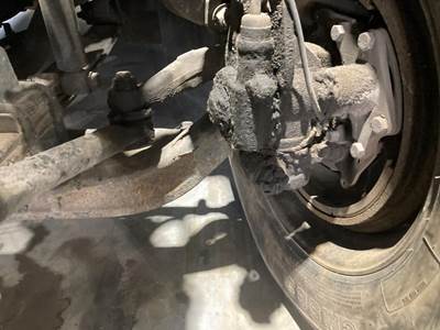 Meritor MFS-12 Front Axle Assembly for a Freightliner Cascadia