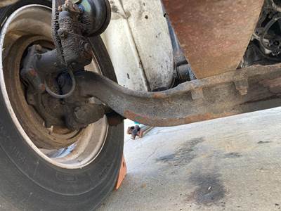 Meritor MFS-12 Front Axle Assembly for a Freightliner M2 106