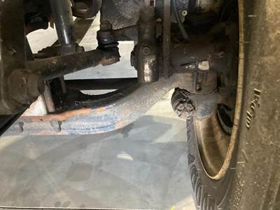 Meritor MFS-12 Front Axle Assembly for a Freightliner M2 106