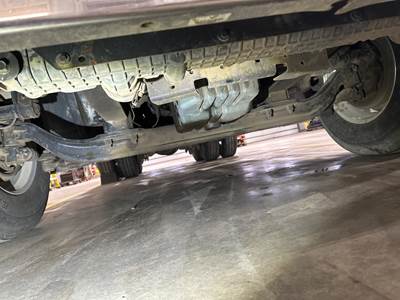 Meritor MFS-12 Front Axle Assembly for a Freightliner Columbia 120