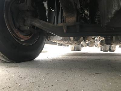 Meritor MFS-12 Front Axle Assembly for a Freightliner Cascadia