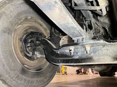 Meritor MFS-13 Front Axle Assembly for a Peterbilt 579