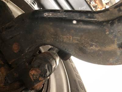 Meritor MFS-13 Front Axle Assembly for a Freightliner Cascadia