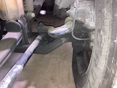 Meritor MFS-13 Front Axle Assembly for a Kenworth T680