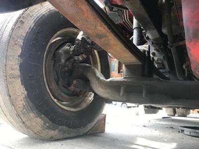 Meritor MFS-13 Front Axle Assembly for a International Prostar