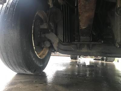 Meritor MFS-13 Front Axle Assembly for a Freightliner Cascadia