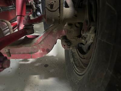 Meritor MFS-13 Front Axle Assembly for a International HX520