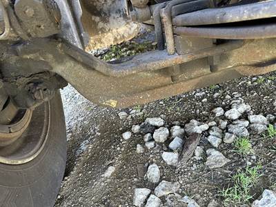 Meritor MFS-13 Front Axle Assembly for a Freightliner Cascadia