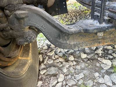 Meritor MFS-13 Front Axle Assembly for a Peterbilt 579