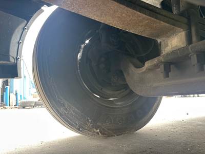 Meritor MFS-13 Front Axle Assembly for a Freightliner Cascadia