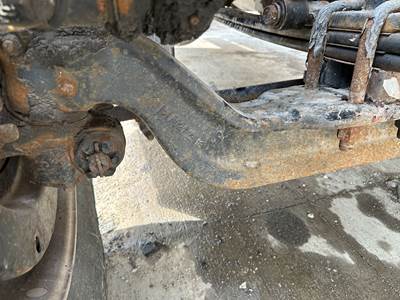 Meritor MFS-13 Front Axle Assembly for a Freightliner Cascadia