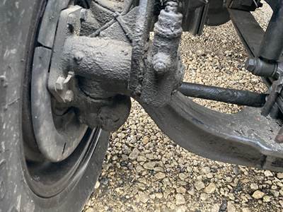 Meritor MFS-14 Front Axle Assembly for a Freightliner Cascadia