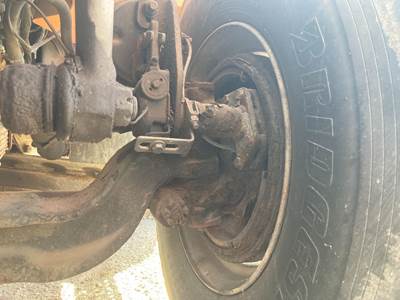 Meritor MFS-18 Front Axle Assembly for a International 7400