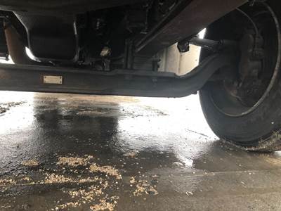 Meritor MFS-8 Front Axle Assembly for a Chevrolet C6500