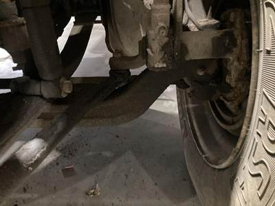 Meritor MFS-8 Front Axle Assembly for a Freightliner M2 106