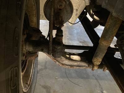 Meritor MFS-8 Front Axle Assembly for a International Durastar (4300)