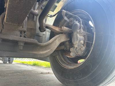 Meritor MFS-8 Front Axle Assembly for a Chevrolet C7500