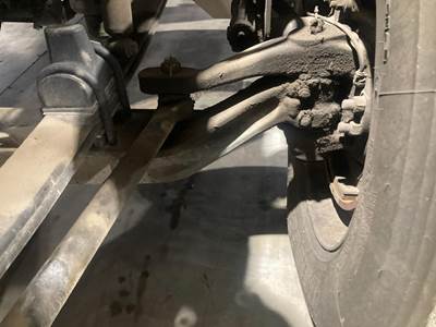 Spicer D-1321IL Front Axle Assembly for a Peterbilt 579