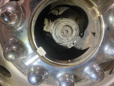 Spicer D-700F Front Axle Assembly for a International Terrastar