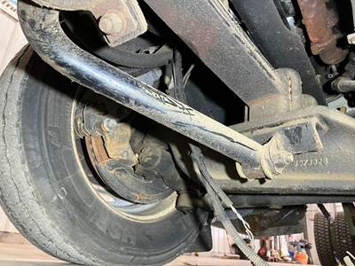 Spicer D-700F Front Axle Assembly for a International Terrastar