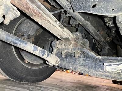 Spicer D-700F Front Axle Assembly for a International Terrastar