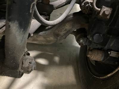 Spicer D-700F Front Axle Assembly for a International Terrastar