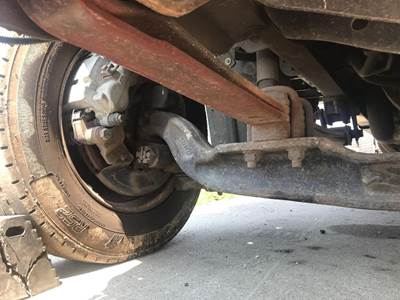 Spicer D-700N Front Axle Assembly for a International Terrastar