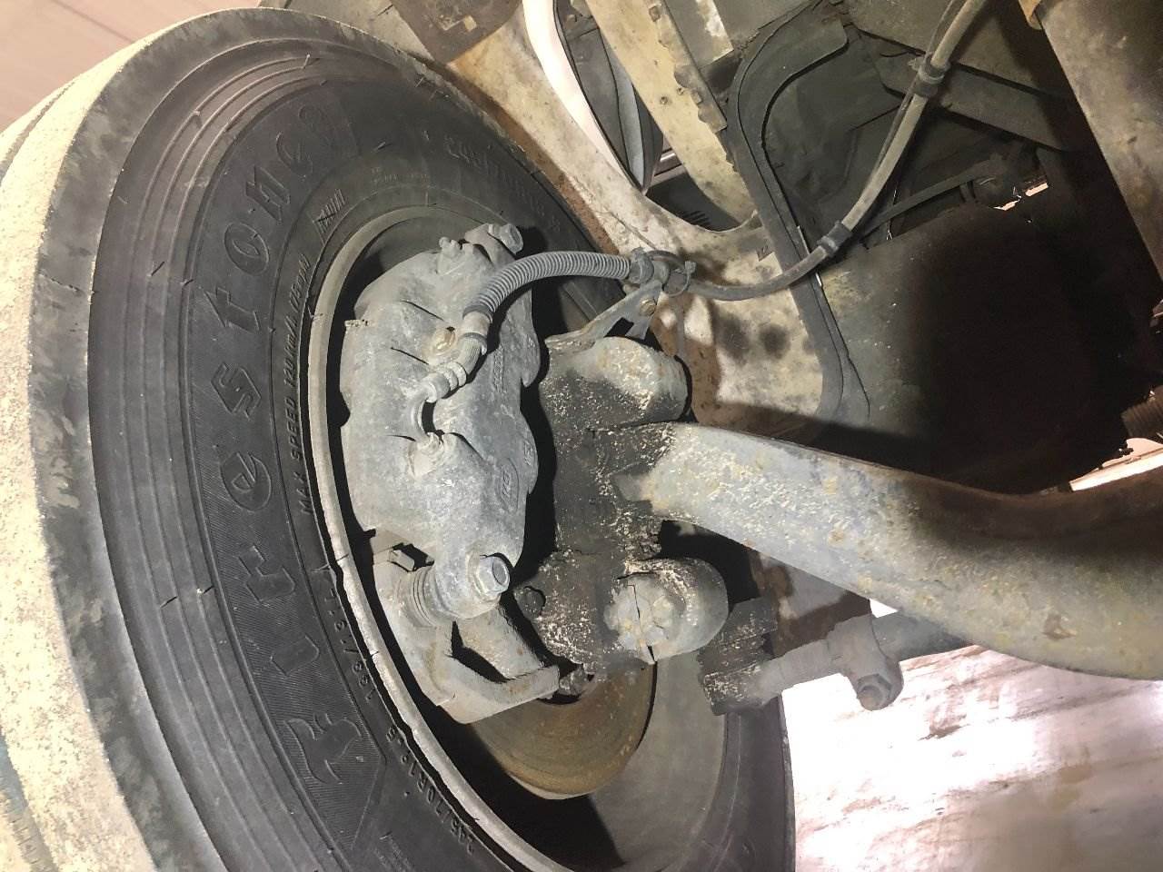 2004 Spicer D800F Front Axle Assembly for a Ford F650 For Sale Sioux