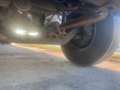 Spicer D-800F Front Axle Assembly for a International 4200