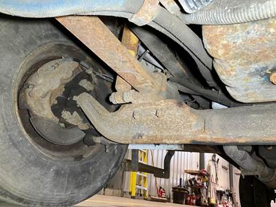 Spicer D-800F Front Axle Assembly for a International 4300