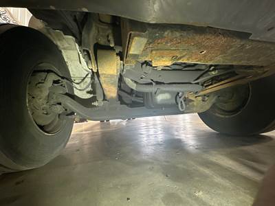 Spicer D-800F Front Axle Assembly for a International 4300