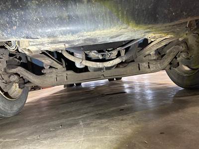 Spicer D-800F Front Axle Assembly for a International 4300