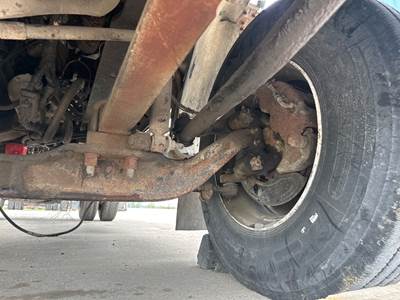 Spicer D-850F Front Axle Assembly for a Ford F650