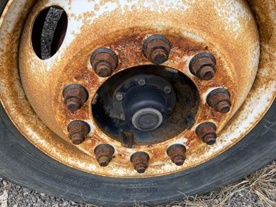 Spicer I-100 Front Axle Assembly for a International 4300